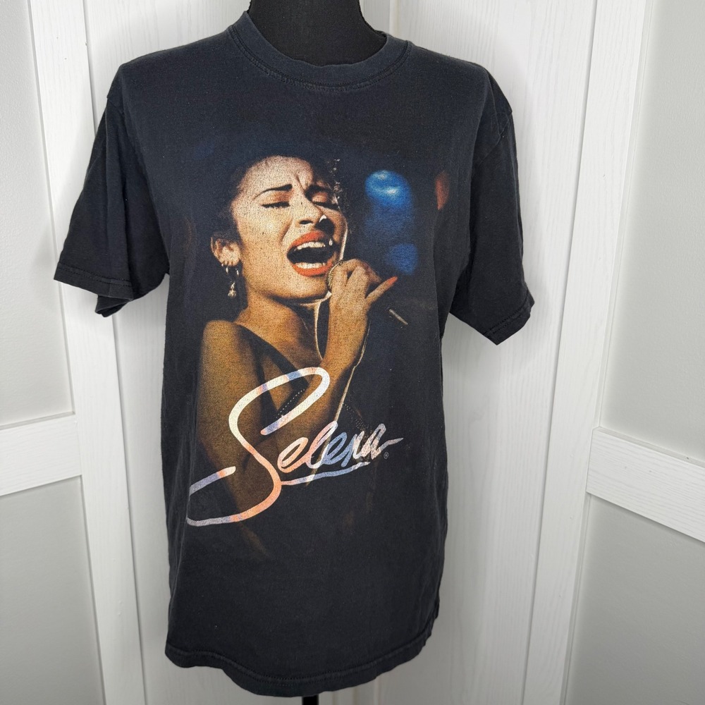 Selena Graphic Tee Womens Size M Black Short Sleeve Cotton Music T-Shirt